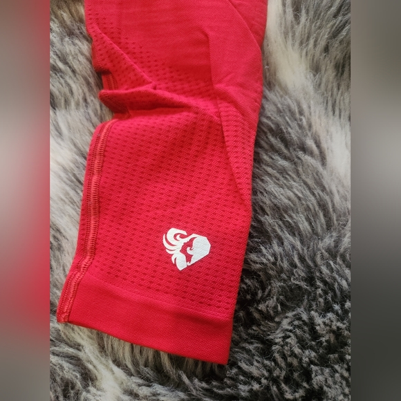 Women's best - Picture 3 of 5